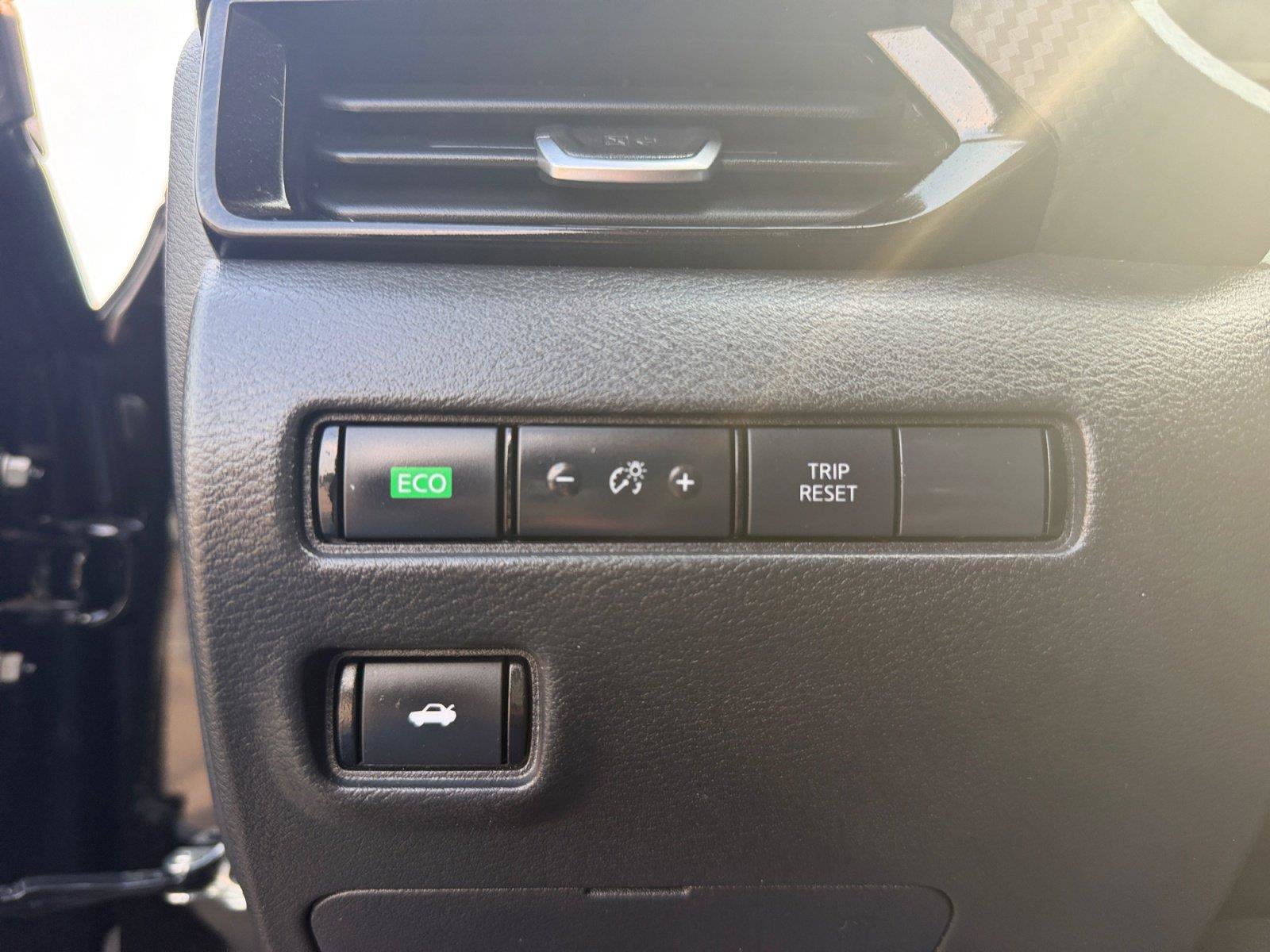 Used 2024 Nissan Sentra SV FWD image 22