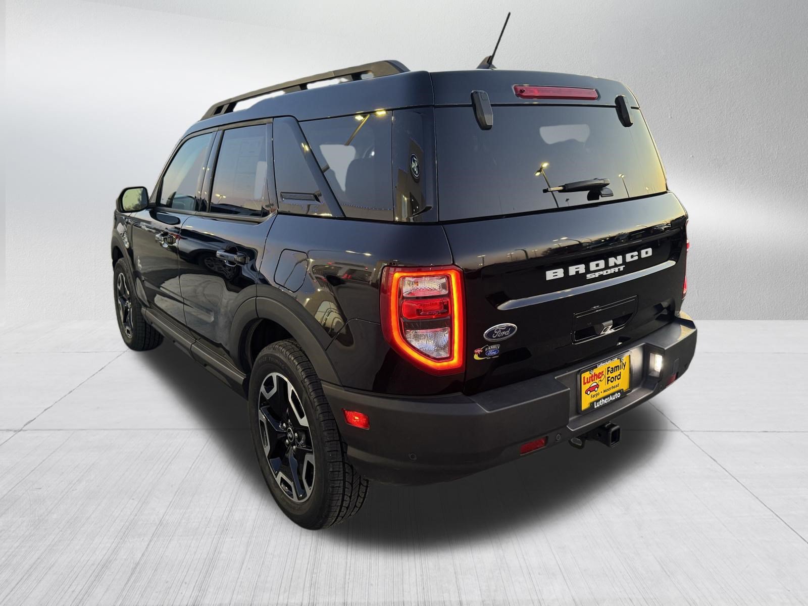 Certified 2023 Ford Bronco Sport Outer Banks w/ Tech Package AWD/4WD image 5