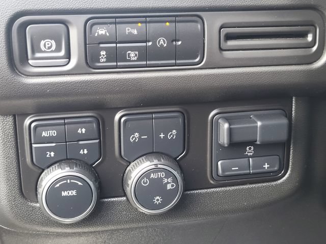 Used 2024 Chevrolet Tahoe LT w/ Luxury Package AWD/4WD image 13