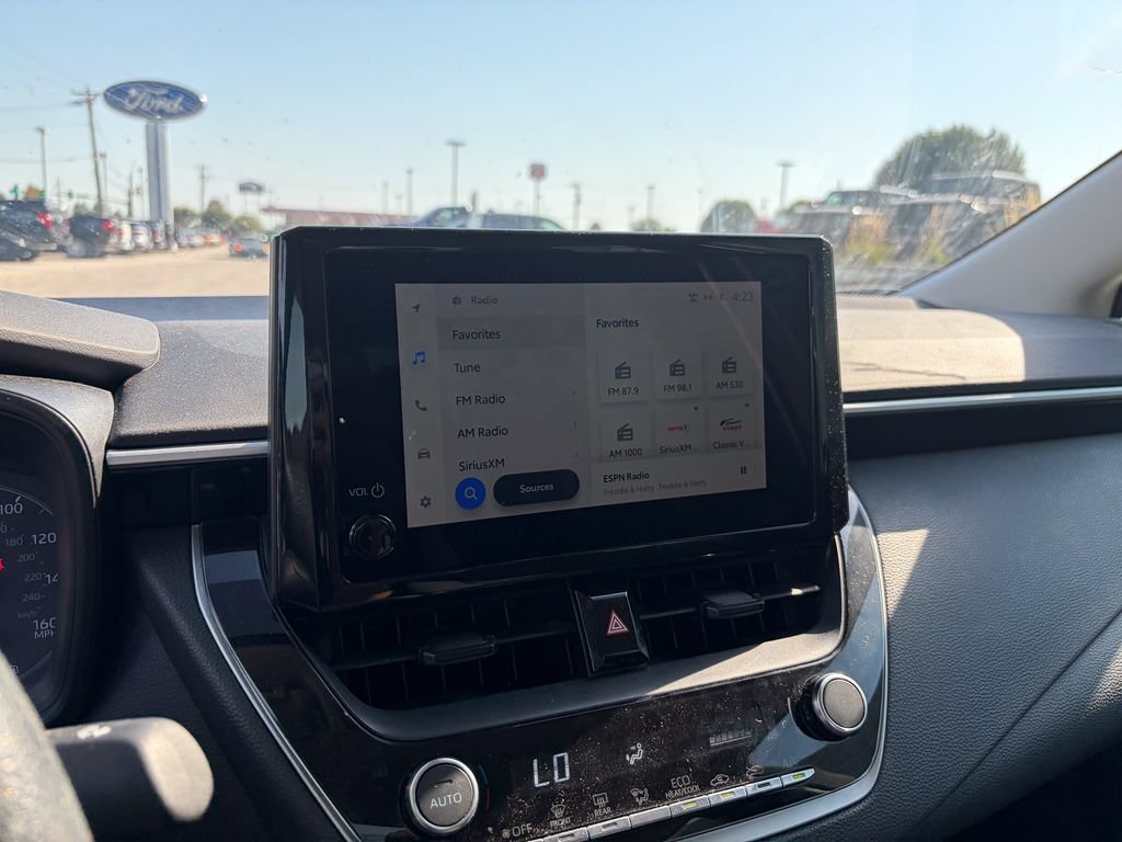 Used 2025 Toyota Corolla LE FWD image 18