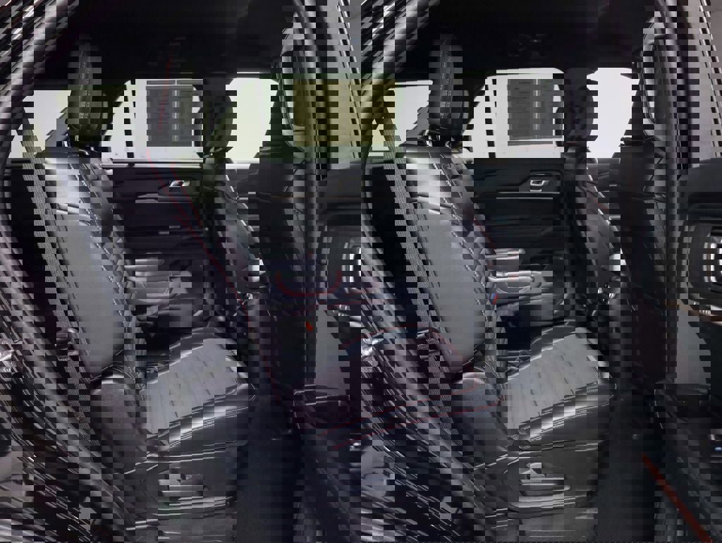 Certified 2025 Ford Explorer ST-Line image 18