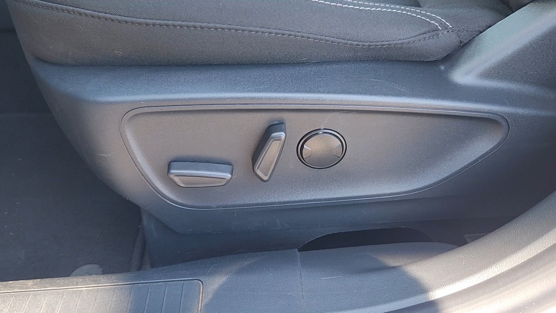 Certified 2024 Ford Escape Active AWD/4WD image 9