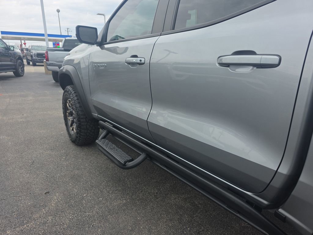 Used 2024 Chevrolet Colorado ZR2 w/ Technology Package image 18