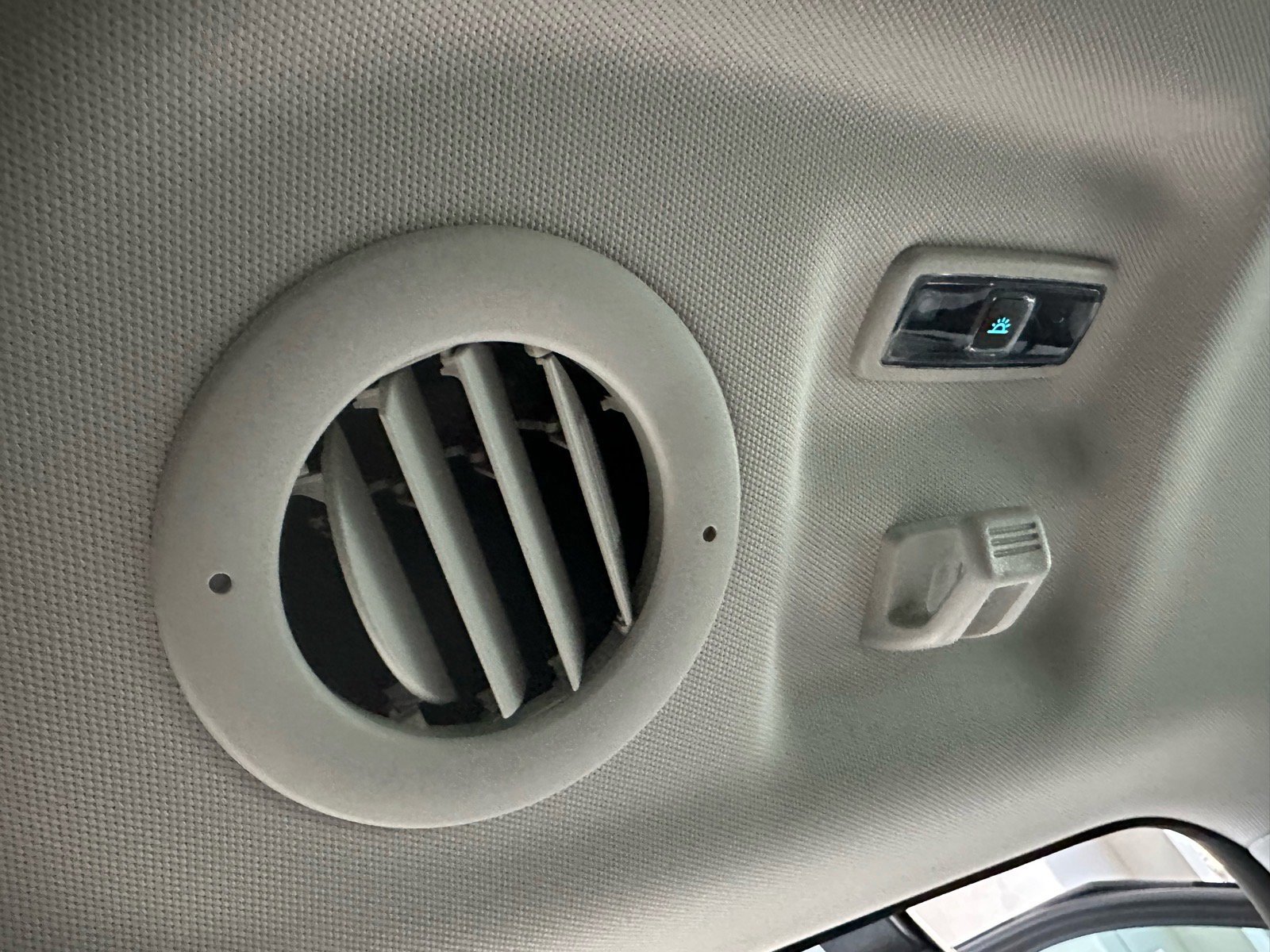 Certified 2025 Ford Explorer Active w/ Active Comfort Package image 31