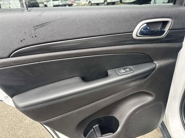 Used 2020 Jeep Grand Cherokee Laredo RWD image 12