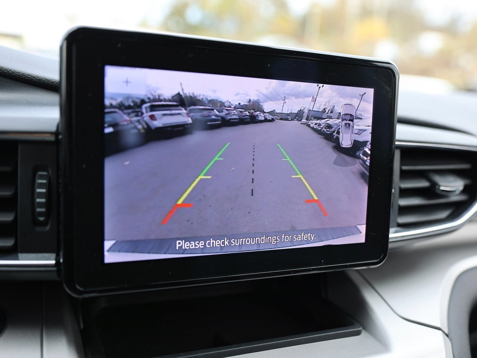 Certified 2022 Ford Explorer XLT w/ Equipment Group 202A image 28