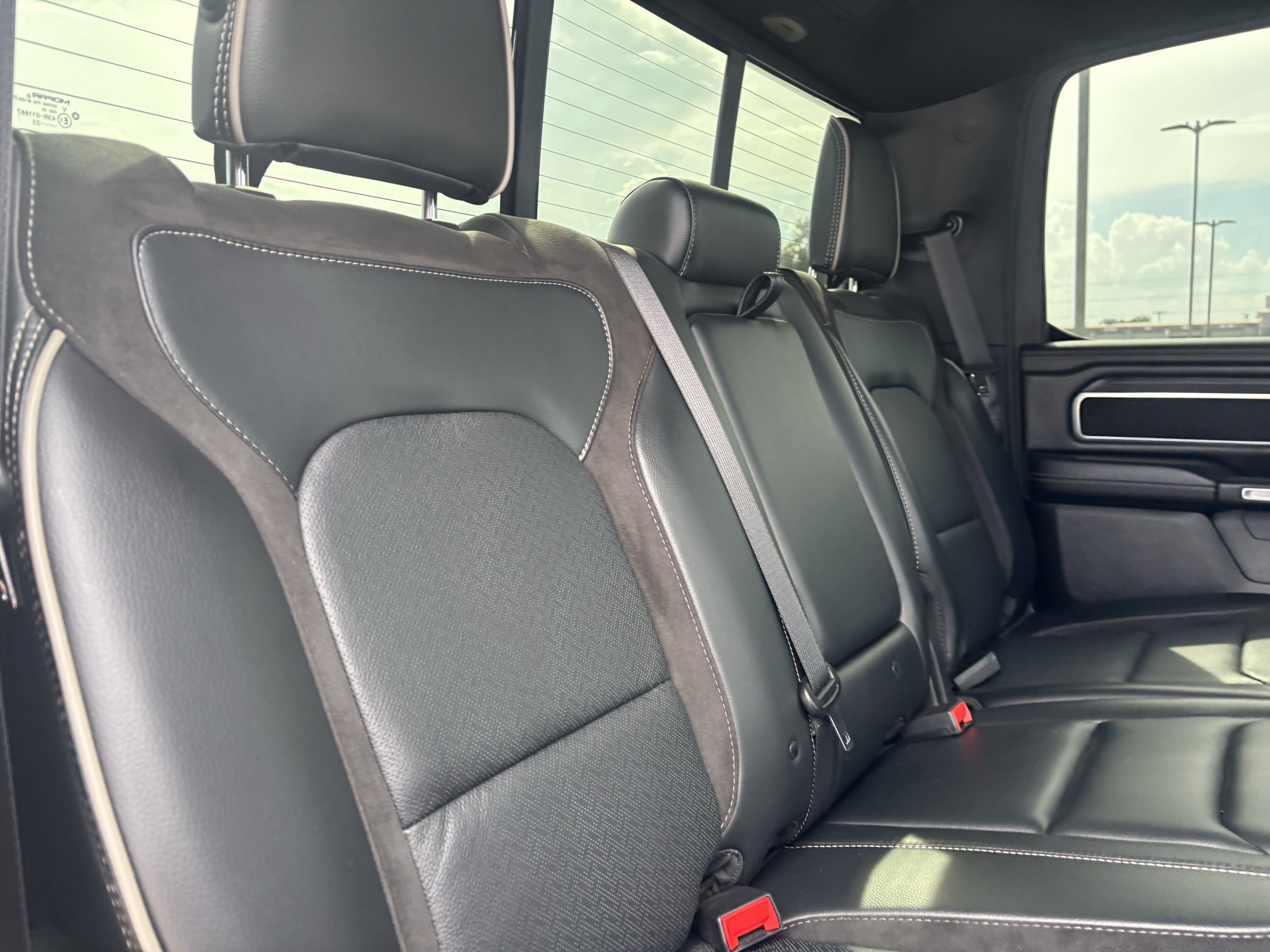 Used 2023 RAM 1500 Laramie AWD/4WD image 21