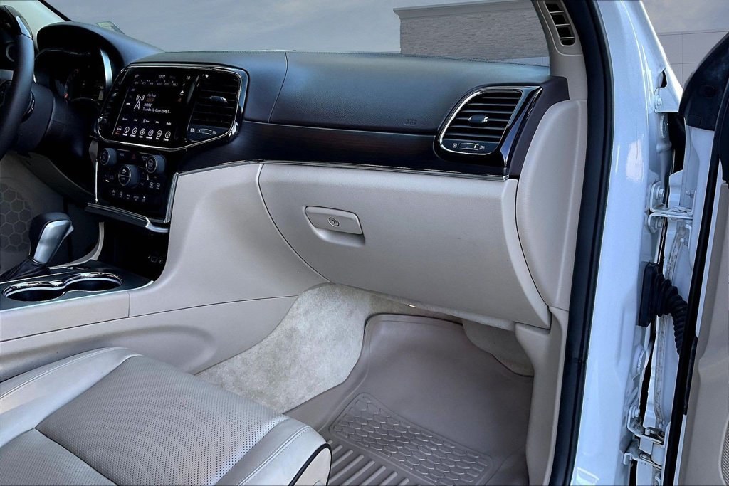 Used 2019 Jeep Grand Cherokee Overland RWD image 27
