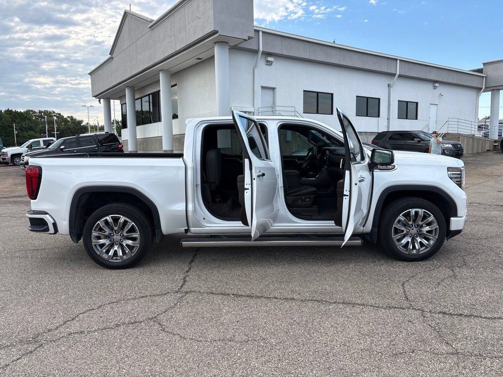 Used 2024 GMC Sierra 1500 Denali w/ Denali Reserve Package AWD/4WD image 8