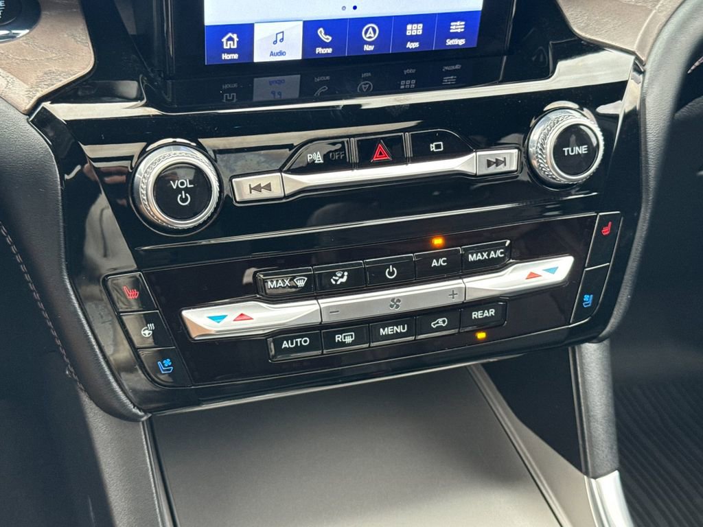 Certified 2023 Ford Explorer Platinum w/ Technology Package image 21