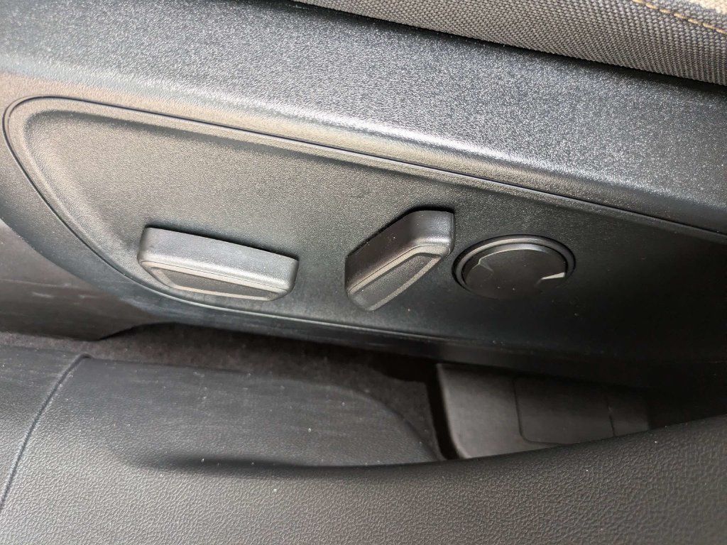 Certified 2021 Ford Escape SE w/ SE Sport Appearance Package FWD image 21