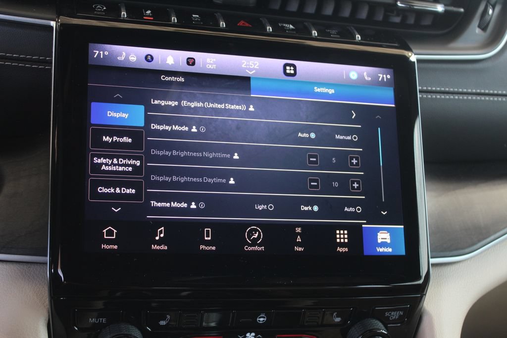 Used 2024 Jeep Grand Cherokee Limited RWD image 19
