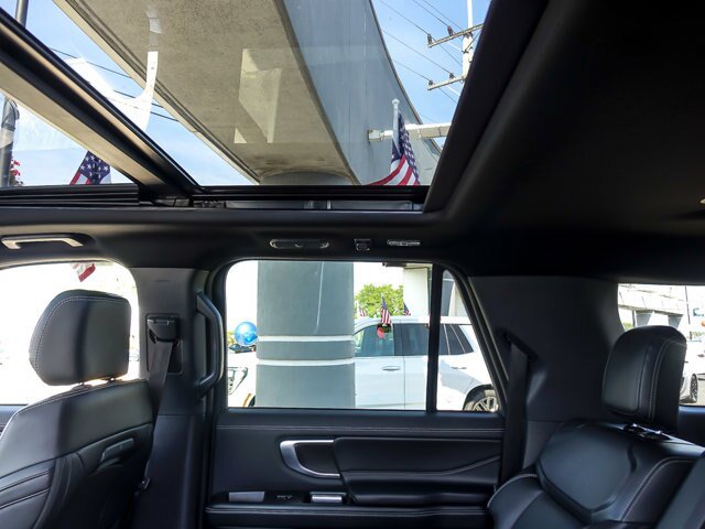 Certified 2025 Ford Expedition Max Platinum w/ Stealth Appearance Package AWD/4WD image 13