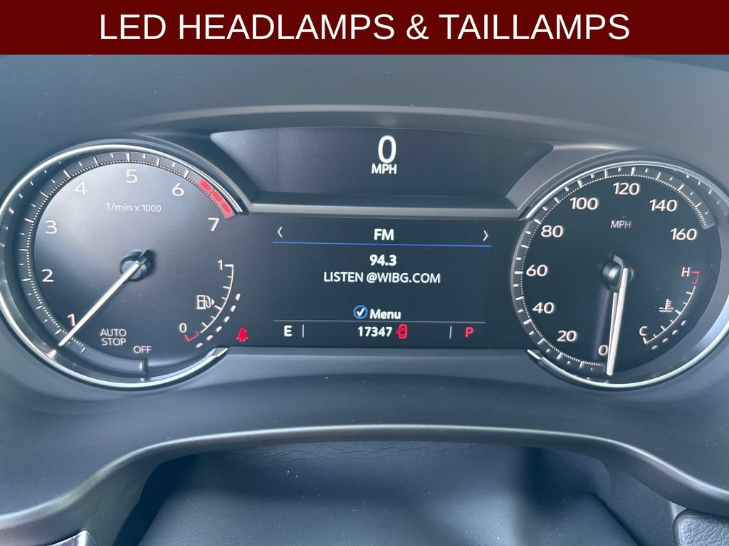 Used 2023 Cadillac XT4 Luxury w/ Cold Weather Package FWD image 19