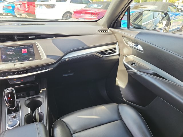 Used 2023 Cadillac XT4 Premium Luxury AWD/4WD image 22