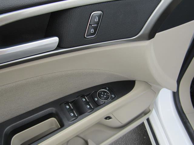 Certified 2019 Ford Fusion SE FWD image 16