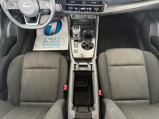 Used 2024 Nissan Rogue SV FWD image 15