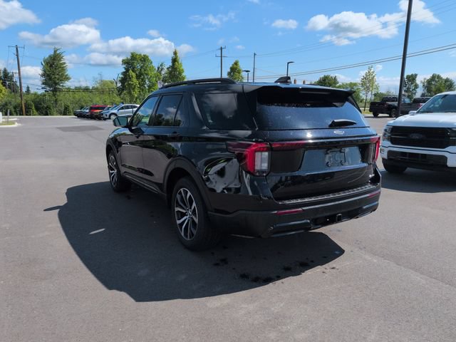 Certified 2025 Ford Explorer ST-Line AWD/4WD image 5