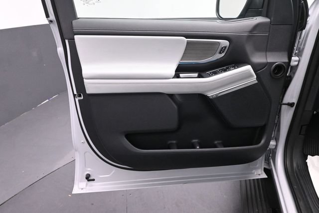 Certified 2025 Ford Expedition Max Platinum w/ Driver's Package AWD/4WD image 20
