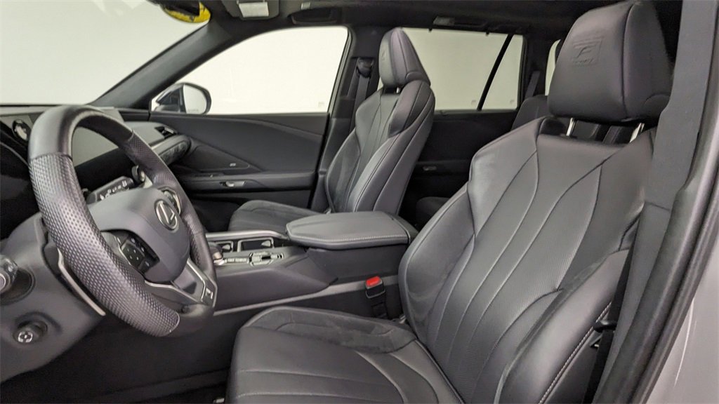 Used 2024 Lexus TX 500h AWD w/ Technology Package image 2