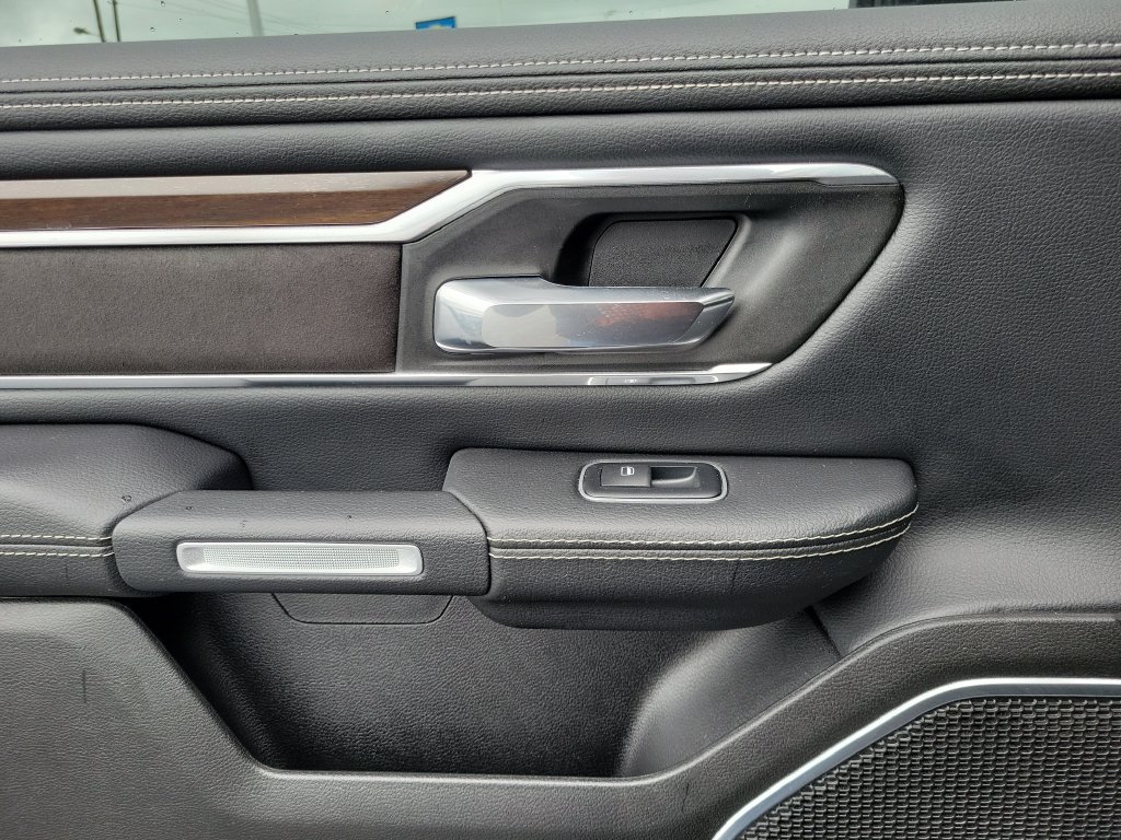 Used 2022 RAM 1500 Laramie AWD/4WD image 15