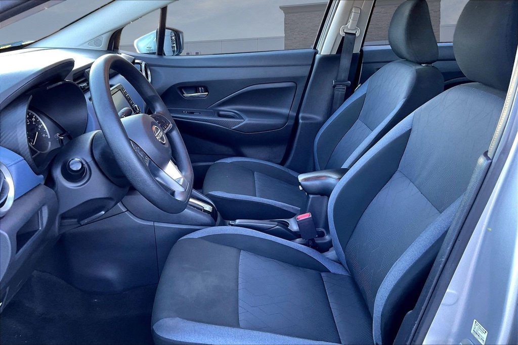 Used 2025 Nissan Versa SV FWD image 21