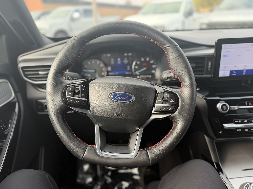 Certified 2023 Ford Explorer ST-Line w/ Class IV Trailer Tow Package AWD/4WD image 13