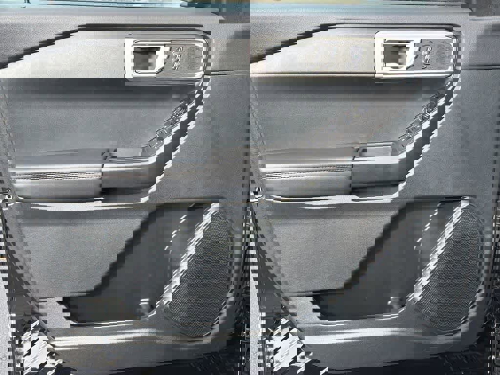 Certified 2024 Ford Explorer Base image 11