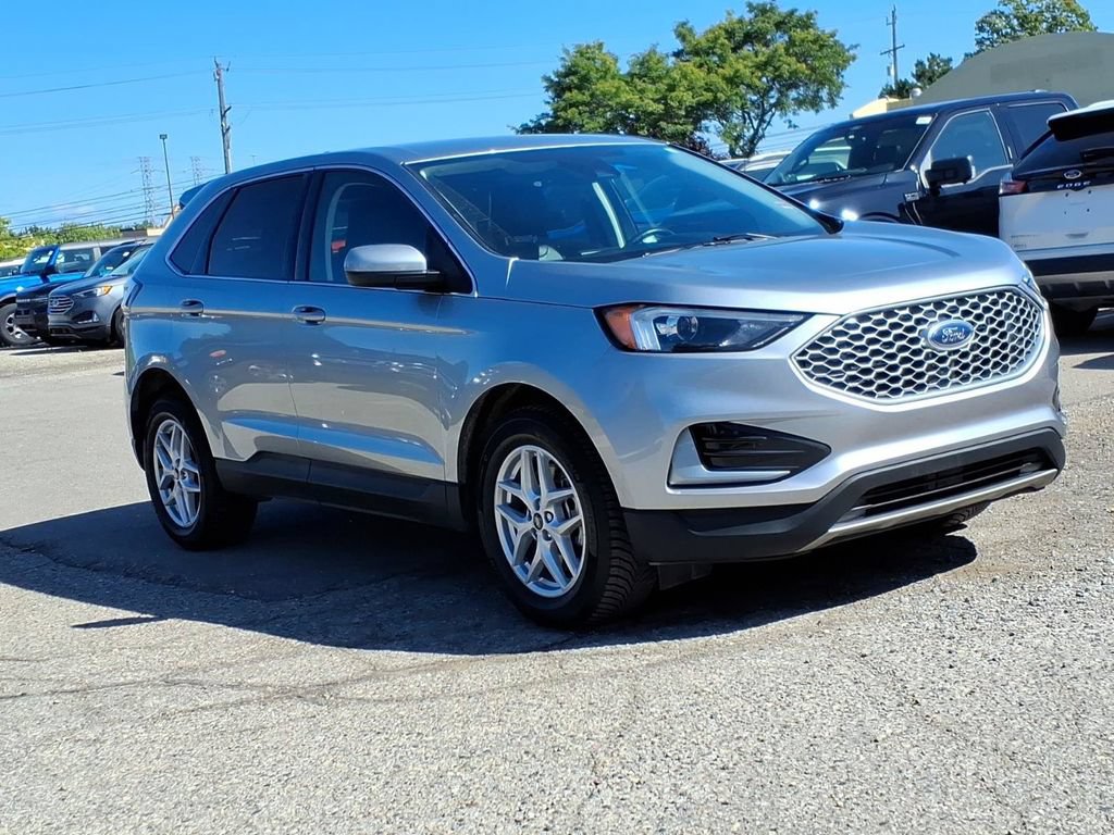 Certified 2023 Ford Edge SEL AWD/4WD image 7