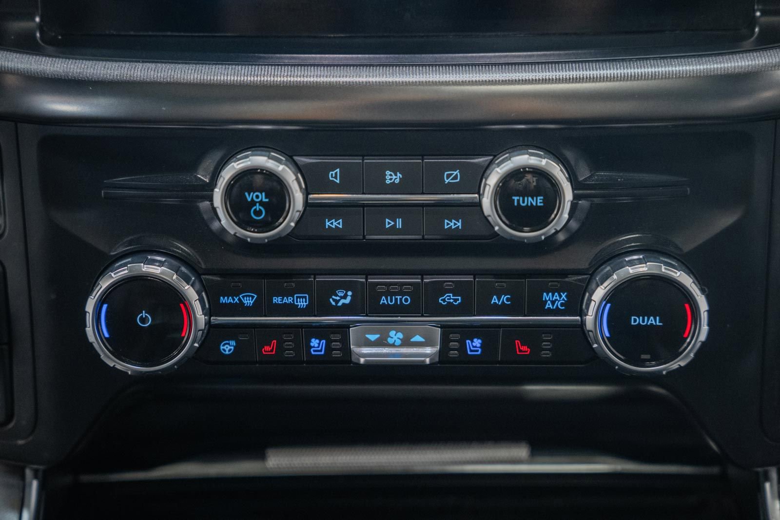 Certified 2023 Ford F150 Platinum image 29