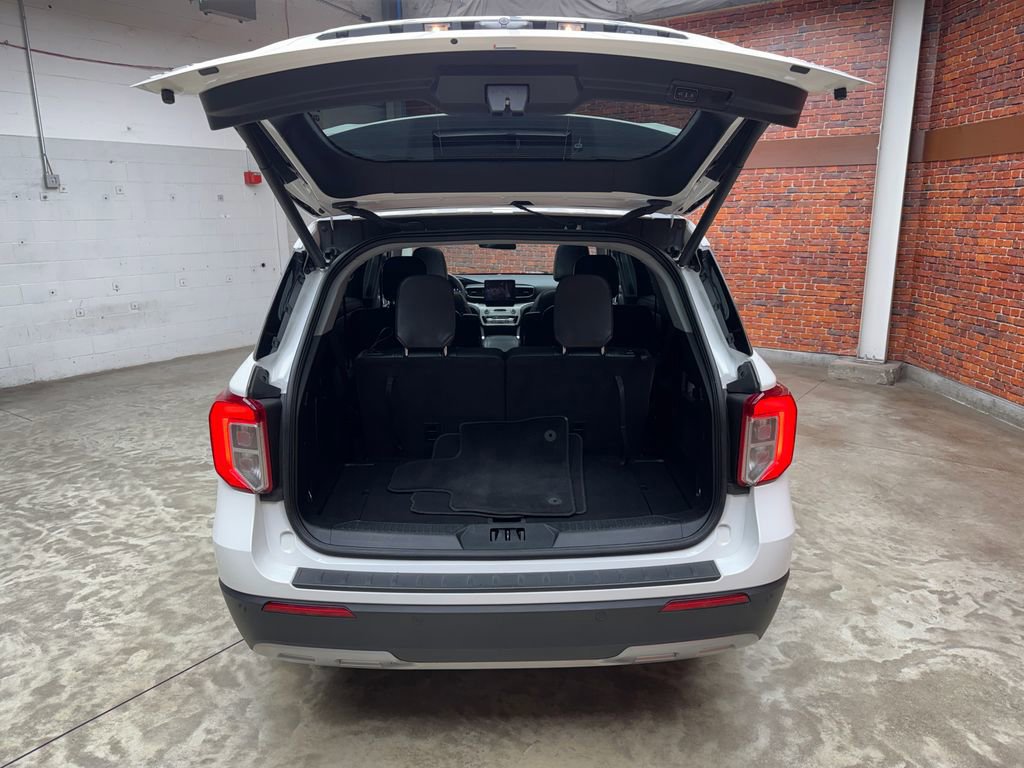 Certified 2023 Ford Explorer XLT w/ Equipment Group 202A image 29