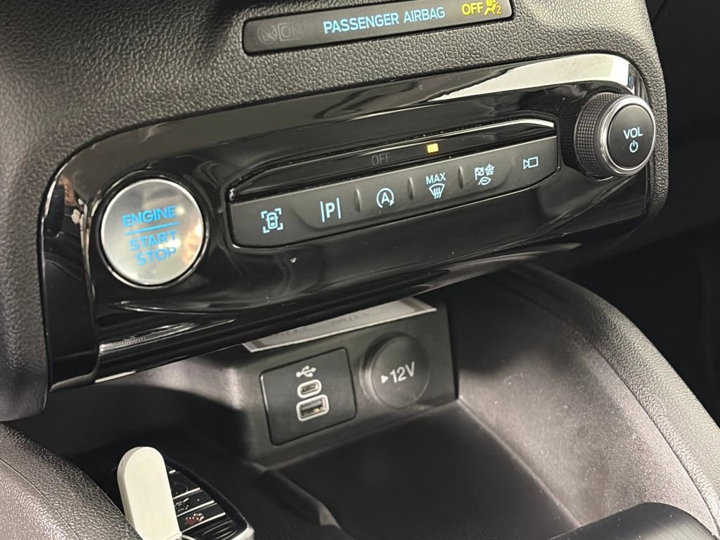 Certified 2024 Ford Escape Platinum image 21