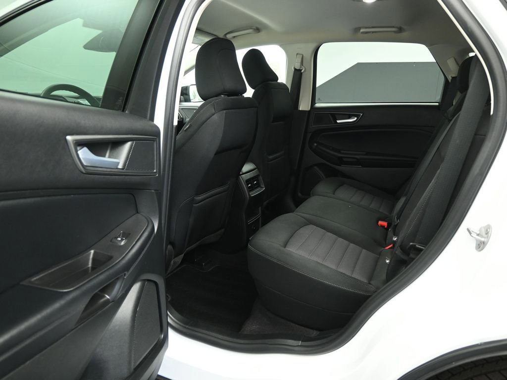 Certified 2023 Ford Edge SE w/ Black Appearance Package image 45