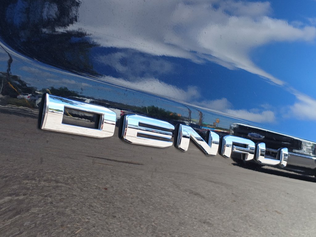 Used 2022 GMC Sierra 1500 Denali AWD/4WD image 9