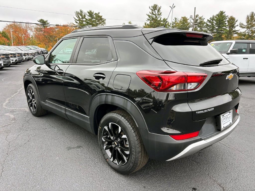 Used 2022 Chevrolet TrailBlazer LT FWD image 5