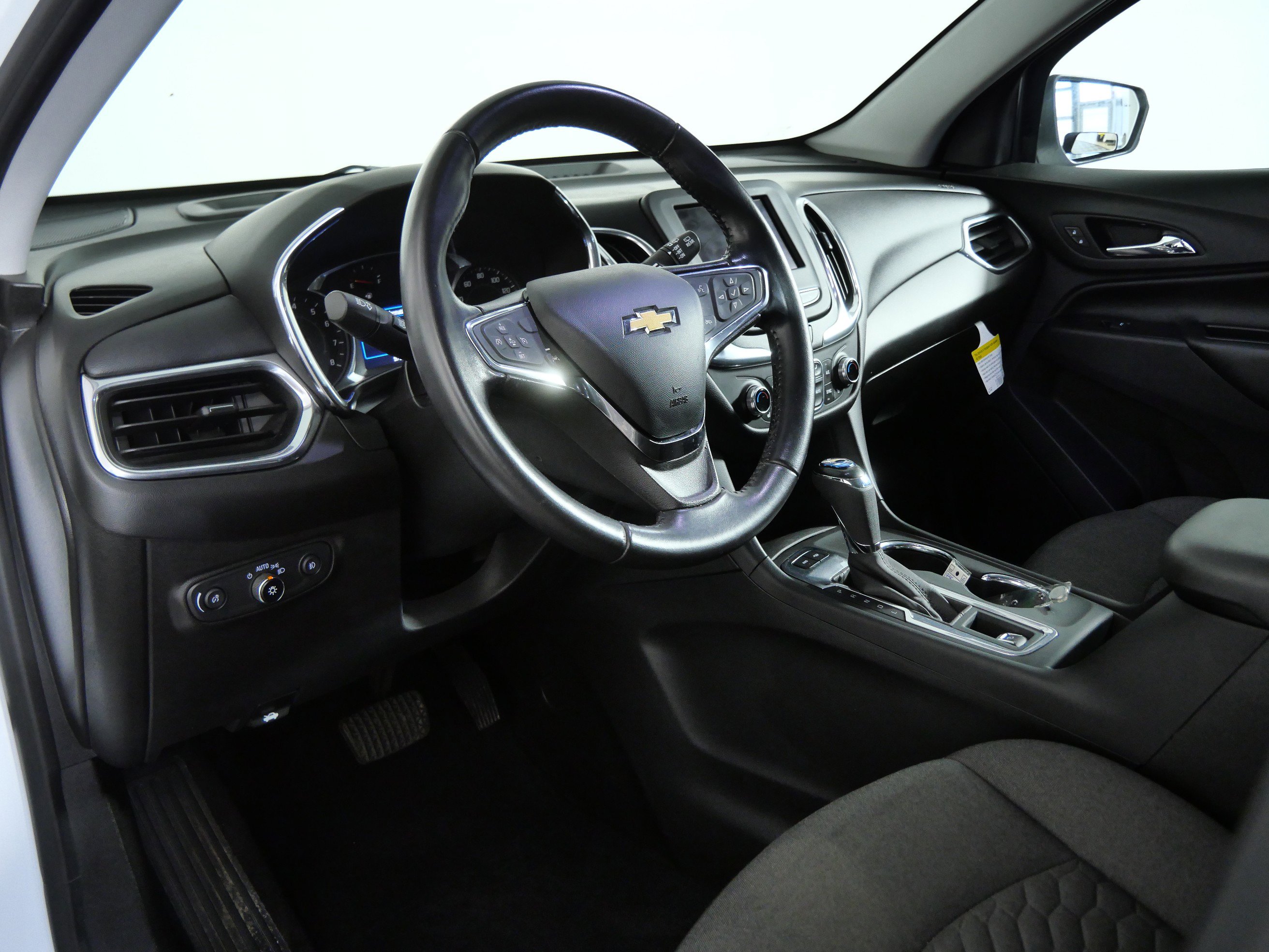 Used 2020 Chevrolet Equinox LT AWD/4WD image 15