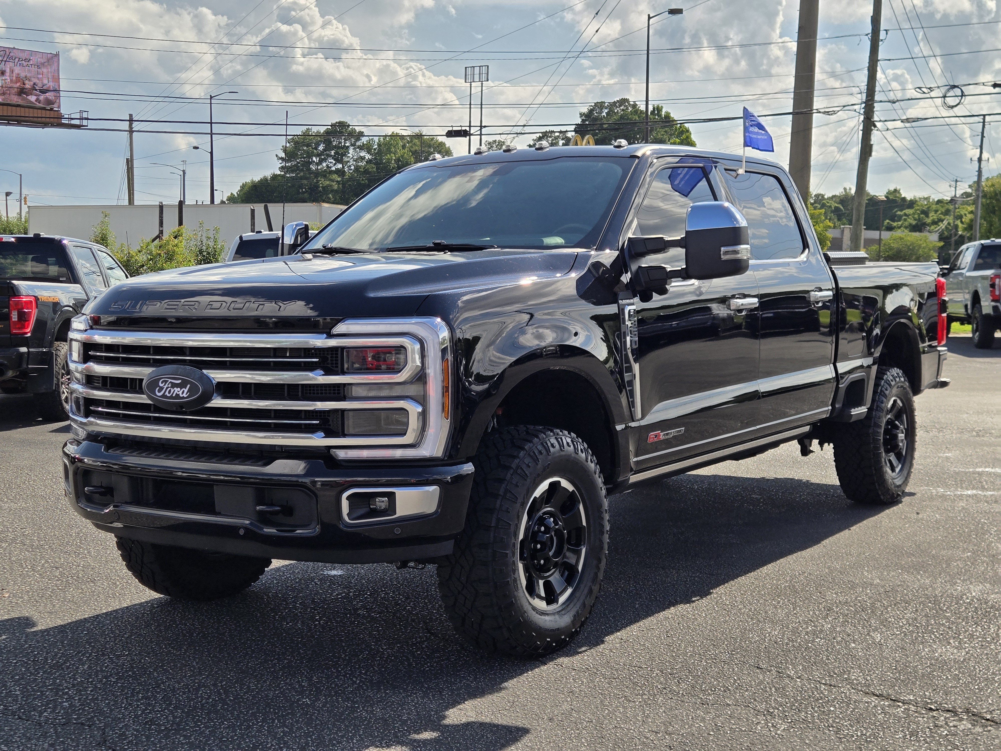 Certified 2025 Ford F350 Platinum w/ Platinum Plus Package AWD/4WD image 2