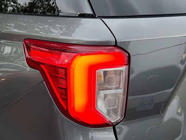Certified 2023 Ford Explorer XLT w/ Equipment Group 202A AWD/4WD image 9