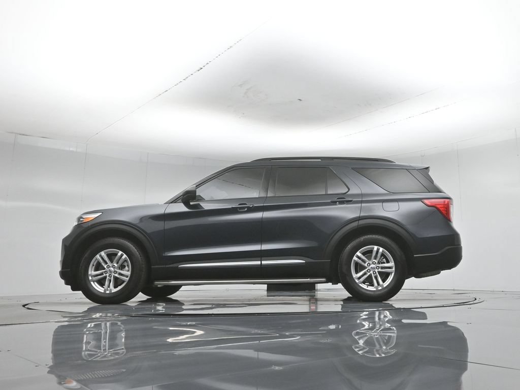 Certified 2022 Ford Explorer XLT RWD image 52