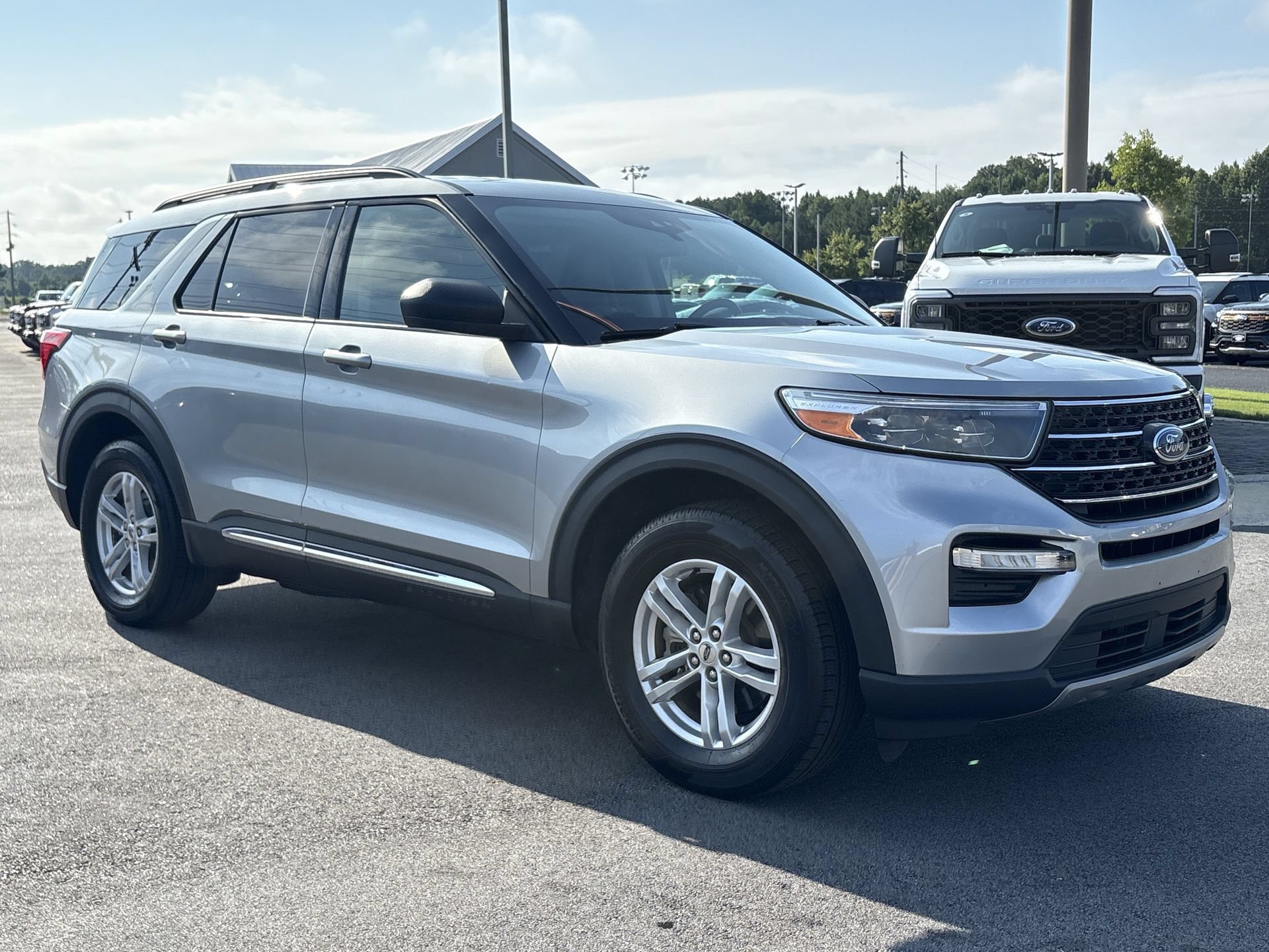 Certified 2022 Ford Explorer XLT w/ Equipment Group 202A AWD/4WD image 26