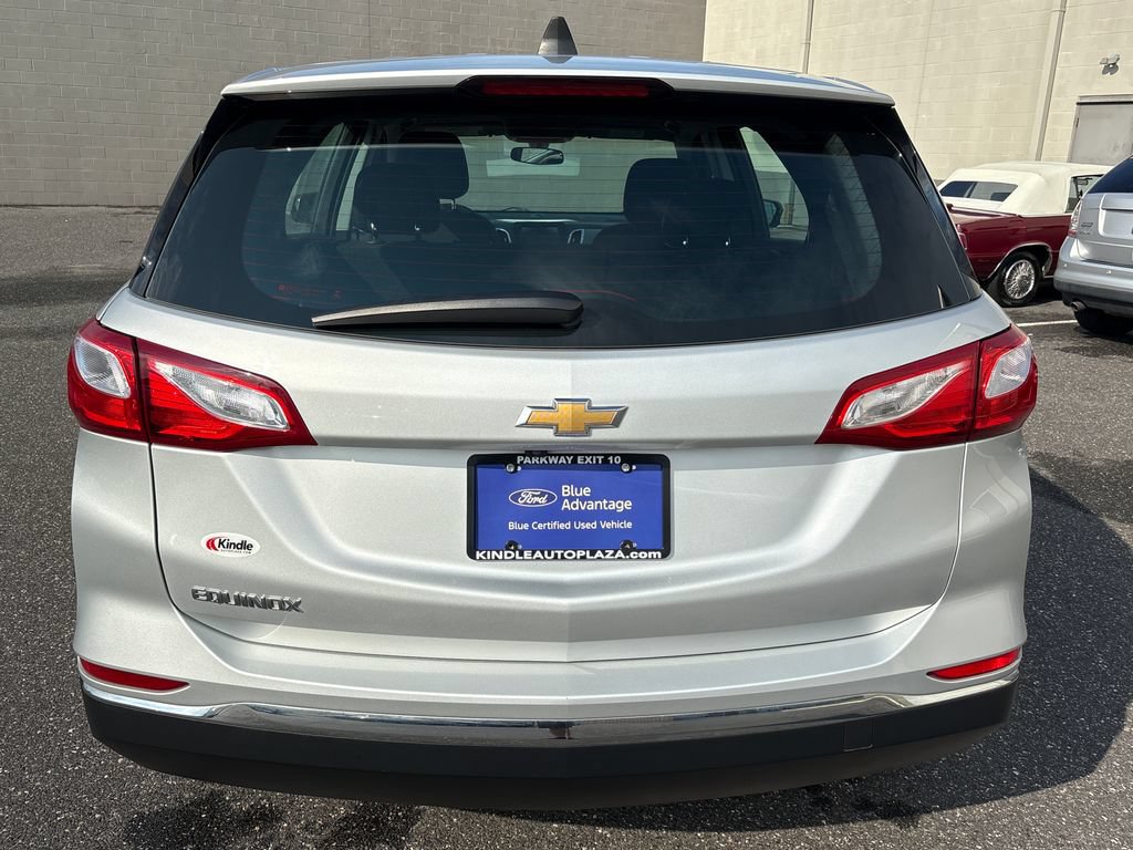 Used 2018 Chevrolet Equinox LS FWD image 19