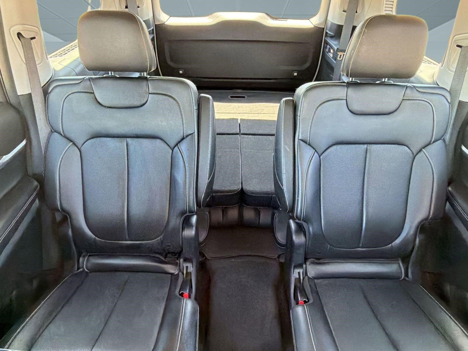 Used 2022 Jeep Grand Cherokee L Limited w/ Luxury Tech Group II RWD image 27