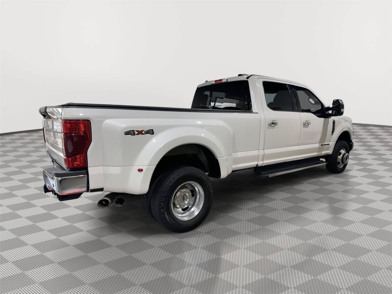 Certified 2022 Ford F350 Lariat w/ Lariat Ultimate Package AWD/4WD image 7
