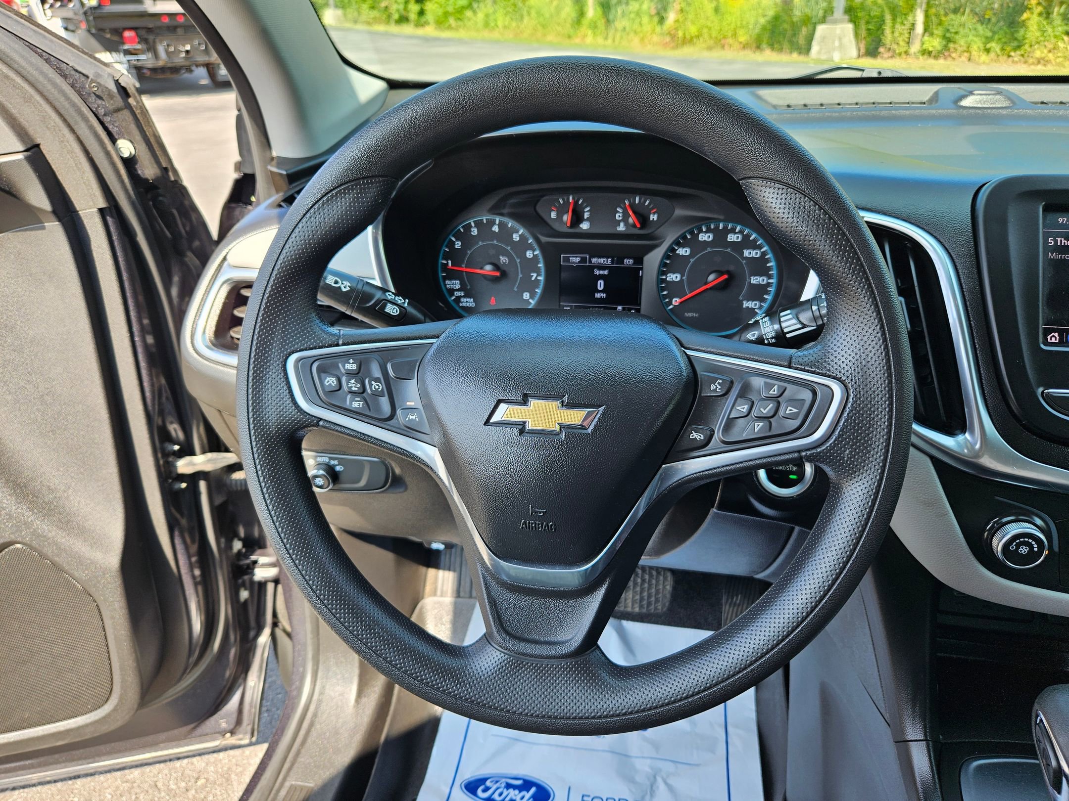 Used 2022 Chevrolet Equinox LS image 9