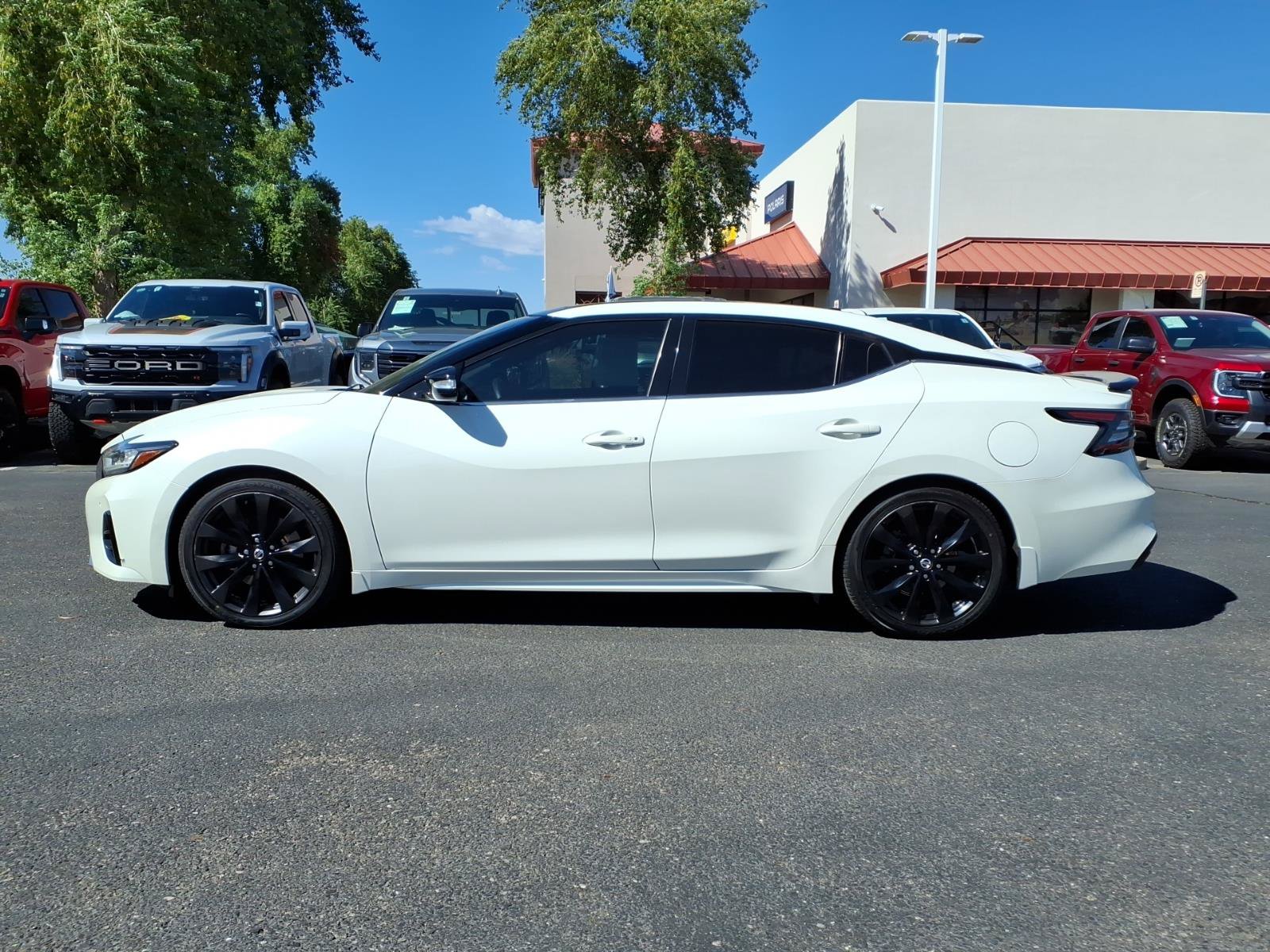 Used 2020 Nissan Maxima SR FWD image 3
