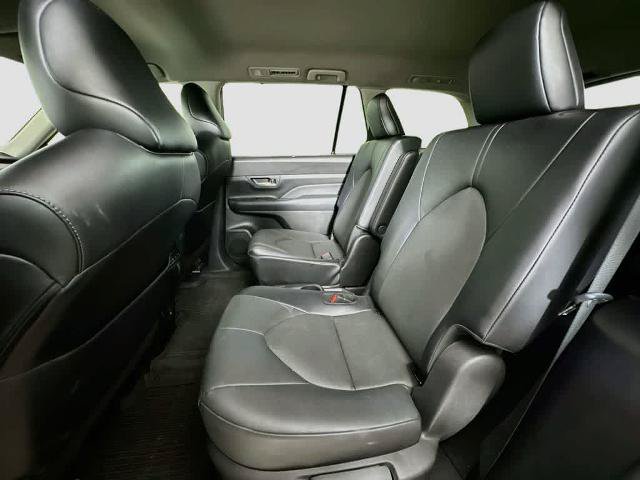 Used 2024 Toyota Grand Highlander AWD image 14