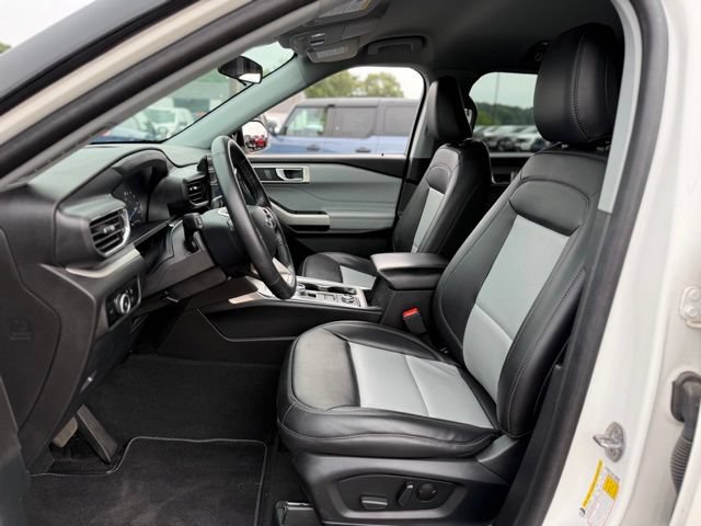 Certified 2023 Ford Explorer XLT w/ Equipment Group 202A AWD/4WD image 12
