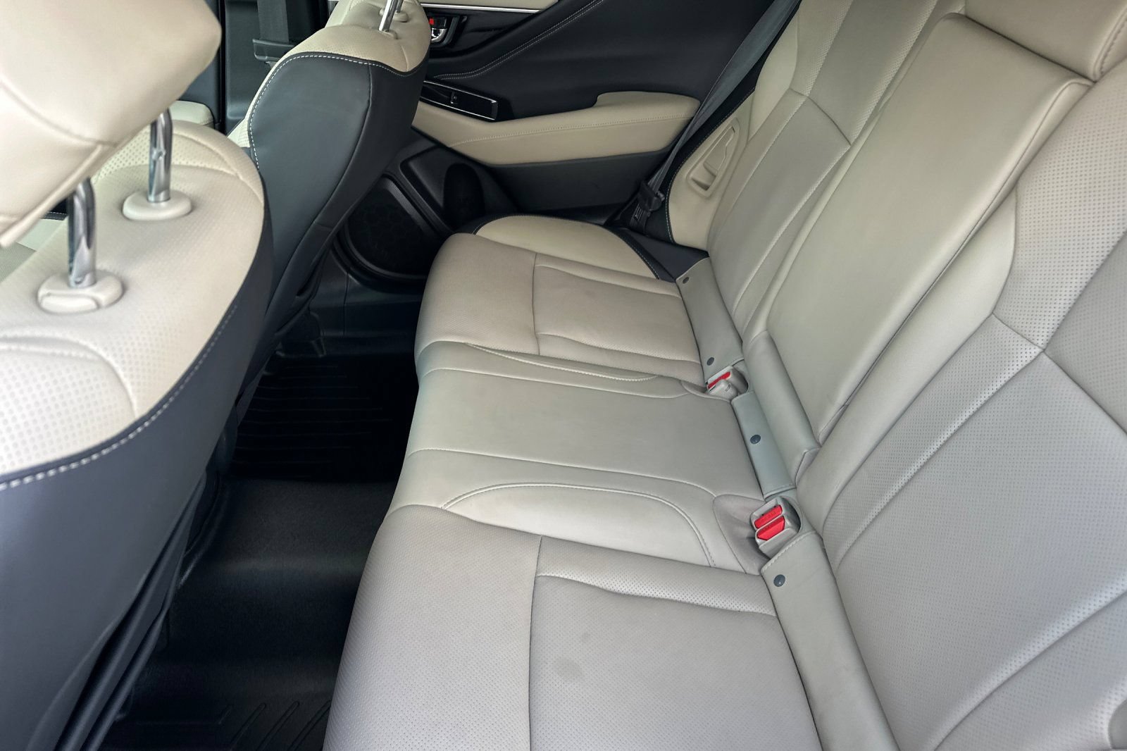 Used 2024 Subaru Outback Limited AWD/4WD image 11