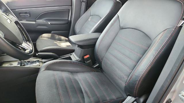 Used 2025 Mitsubishi Outlander Sport AWD image 11