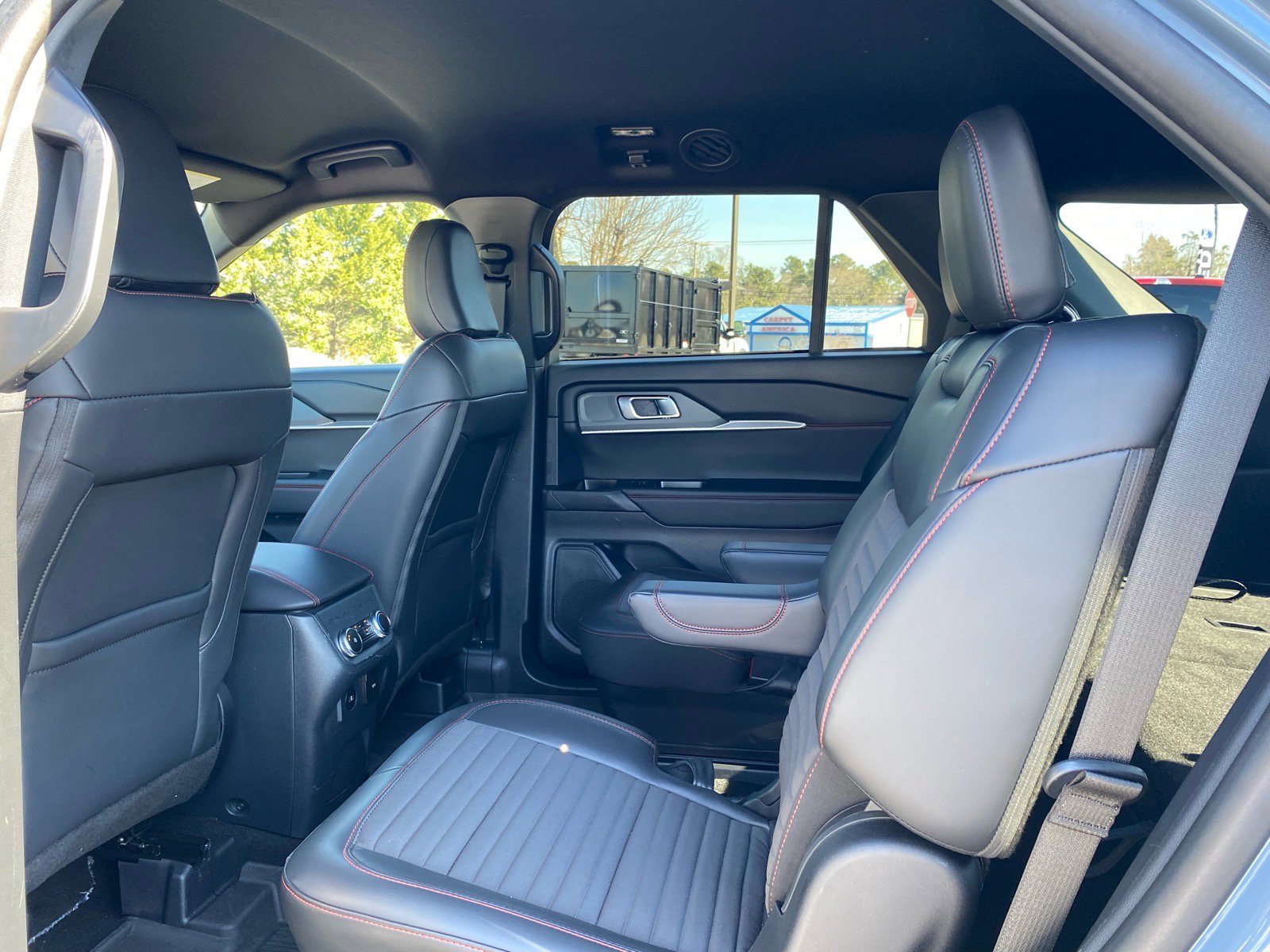 Certified 2025 Ford Explorer ST-Line image 20